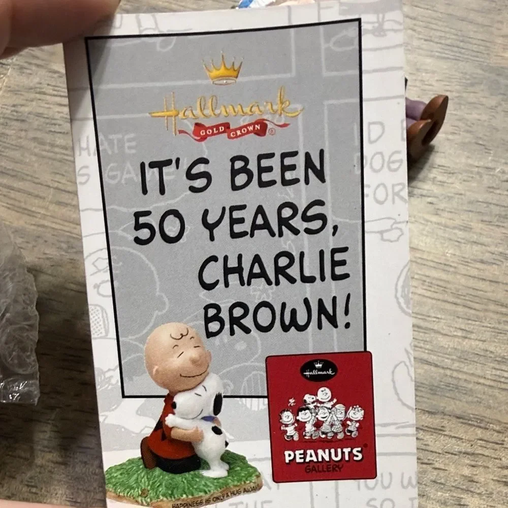 Hallmark Keepsake Charlie Brown Ornament – A Snoopy Christmas (2nd in Series)